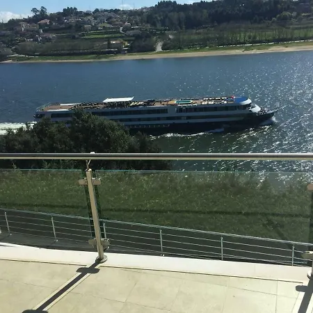 The Douro River House - Oporto *